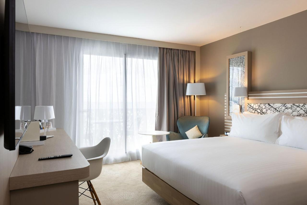 Hilton Garden Inn Le Havre Centre Exterior photo