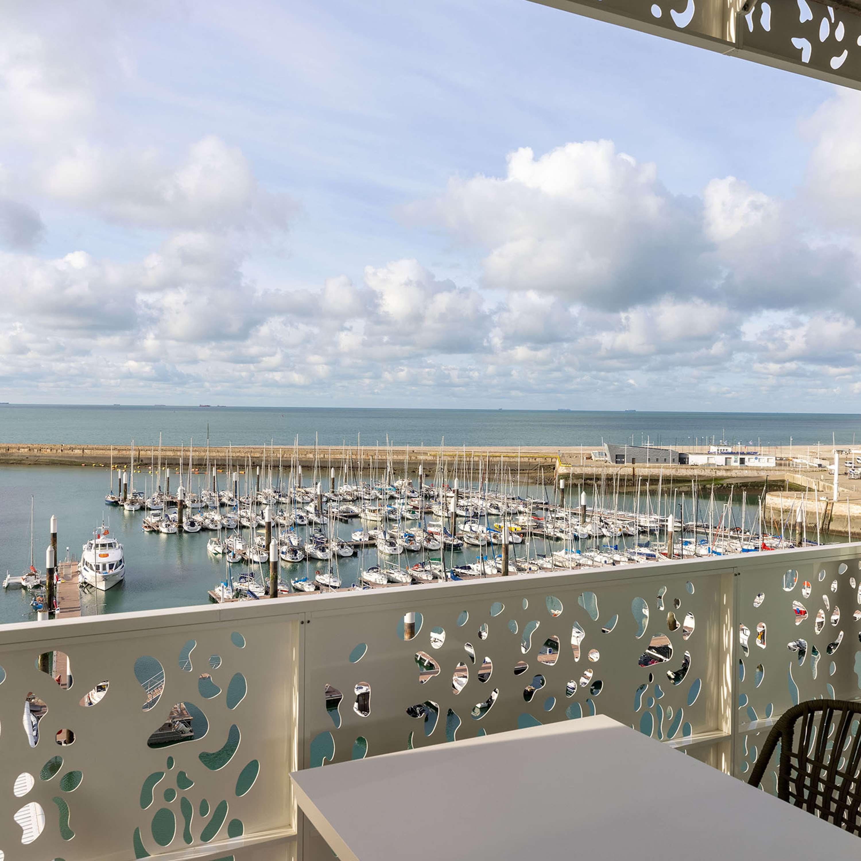 Hilton Garden Inn Le Havre Centre Exterior photo